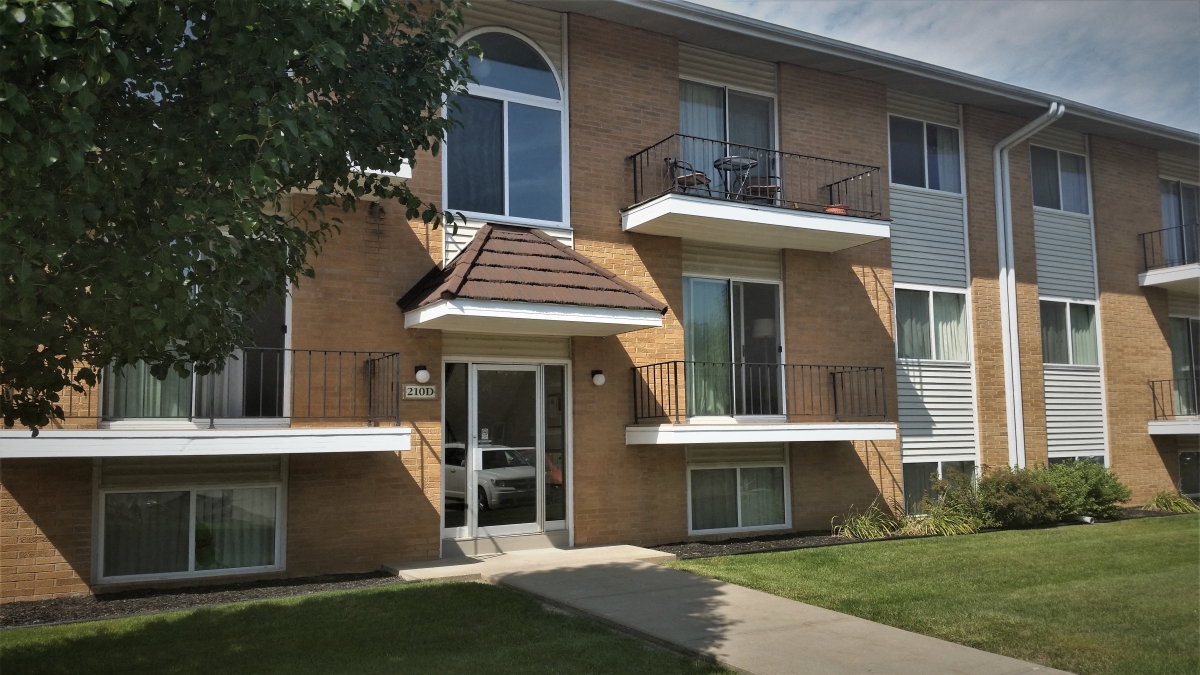 Coralville, IA Apartments for Rent Scotsdale Photos